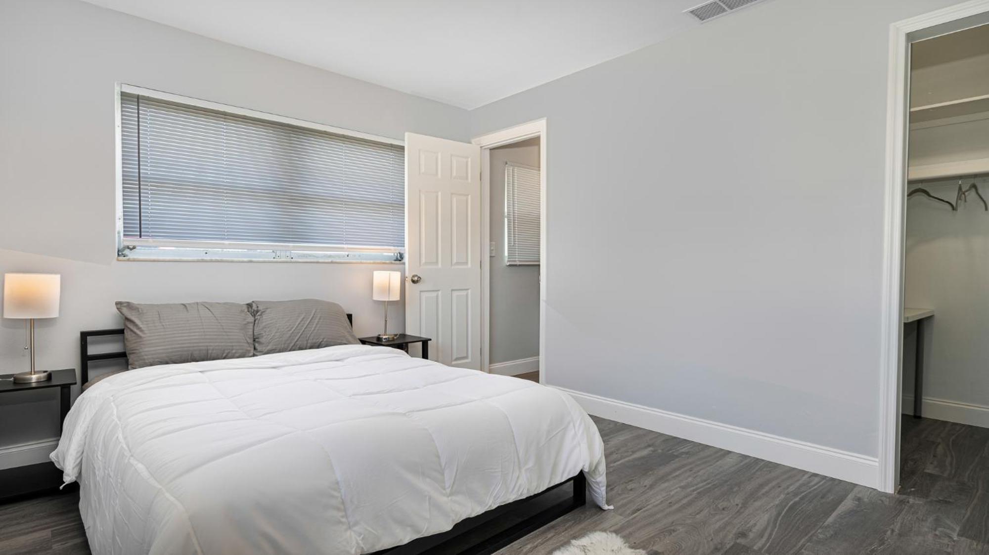 Apartment 2 Bedroom 2 Bathroom In Yacht Club Area